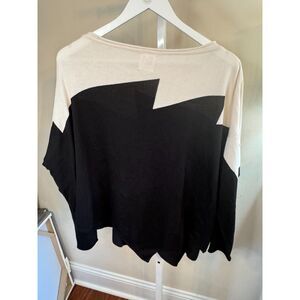 Black and White Women's Crew Neck Sweater